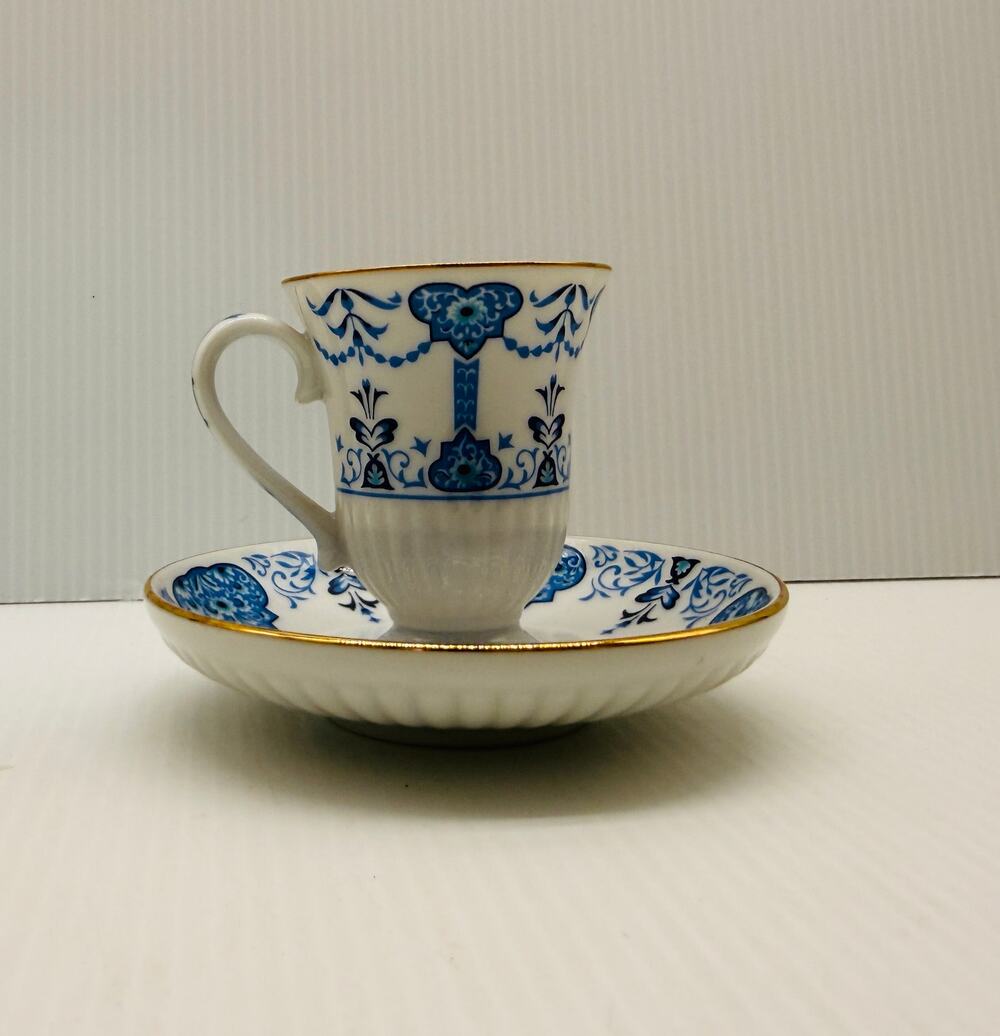1984 Avon European Tradition Demitasse Cup & Saucer Florence Medici Porcelain